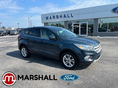 Used 2019 Ford Escape SE FWD image 1