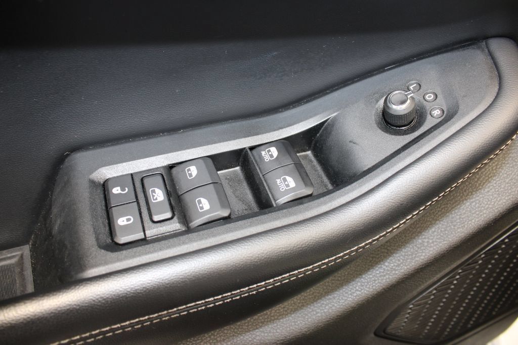 Used 2023 Jeep Grand Cherokee Altitude AWD/4WD image 20