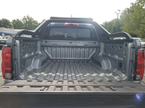 New 2026 Chevrolet Colorado Trail Boss w/ Midnight Edition AWD/4WD image 8