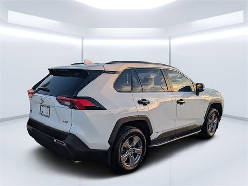Used 2025 Toyota RAV4 XLE image 3