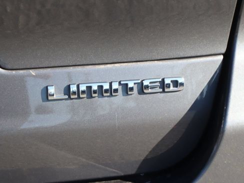Used 2023 Jeep Grand Cherokee L Limited AWD/4WD image 50