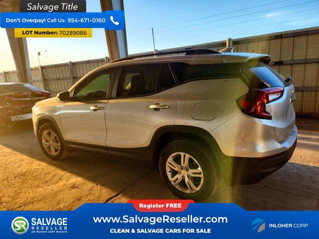 Used 2022 GMC Terrain SLE w/ Driver Convenience Package FWD image 3