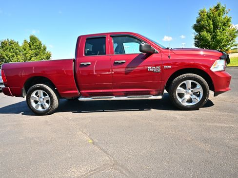 Used 2019 RAM 1500 Express w/ Express Value Package AWD/4WD image 5