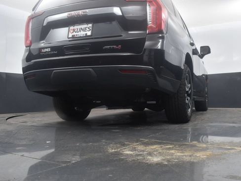 Used 2024 GMC Yukon AT4 w/ Technology Package AWD/4WD image 37
