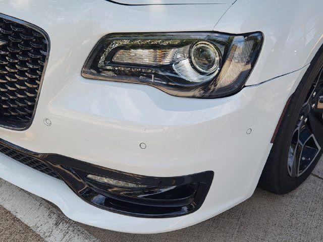Used 2023 Chrysler 300 S w/ Comfort Group RWD image 8