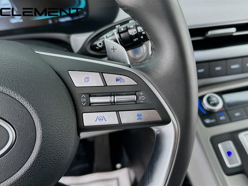 Certified 2025 Hyundai Palisade SEL FWD image 17