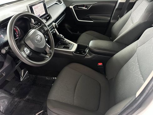 Used 2024 Toyota RAV4 XLE FWD image 9