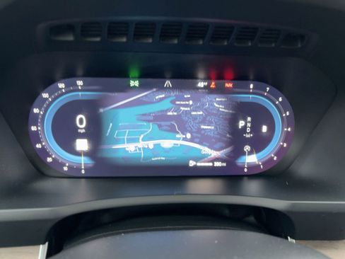 Used 2025 Volvo XC90 B6 Plus image 18