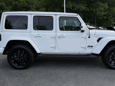 Used 2021 Jeep Wrangler Unlimited Sahara AWD/4WD image 19