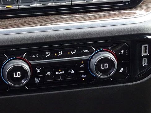 Used 2025 Chevrolet Silverado 1500 LT image 21