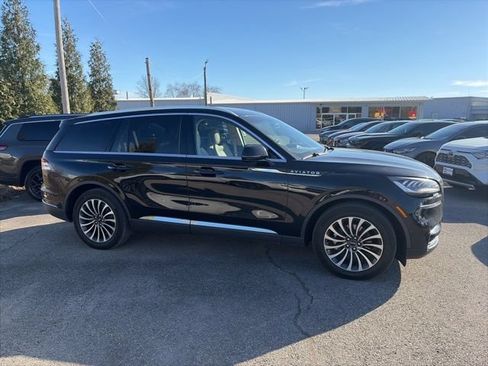 Used 2023 Lincoln Aviator Reserve w/ Equipment Group 201A AWD/4WD image 7