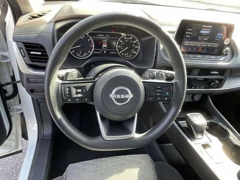 Used 2023 Nissan Rogue SV image 18