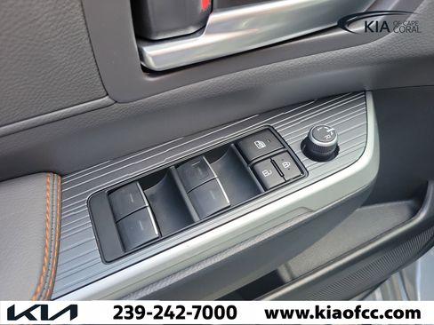 Used 2023 Toyota Sienna XSE w/ XSE Plus Package FWD image 27