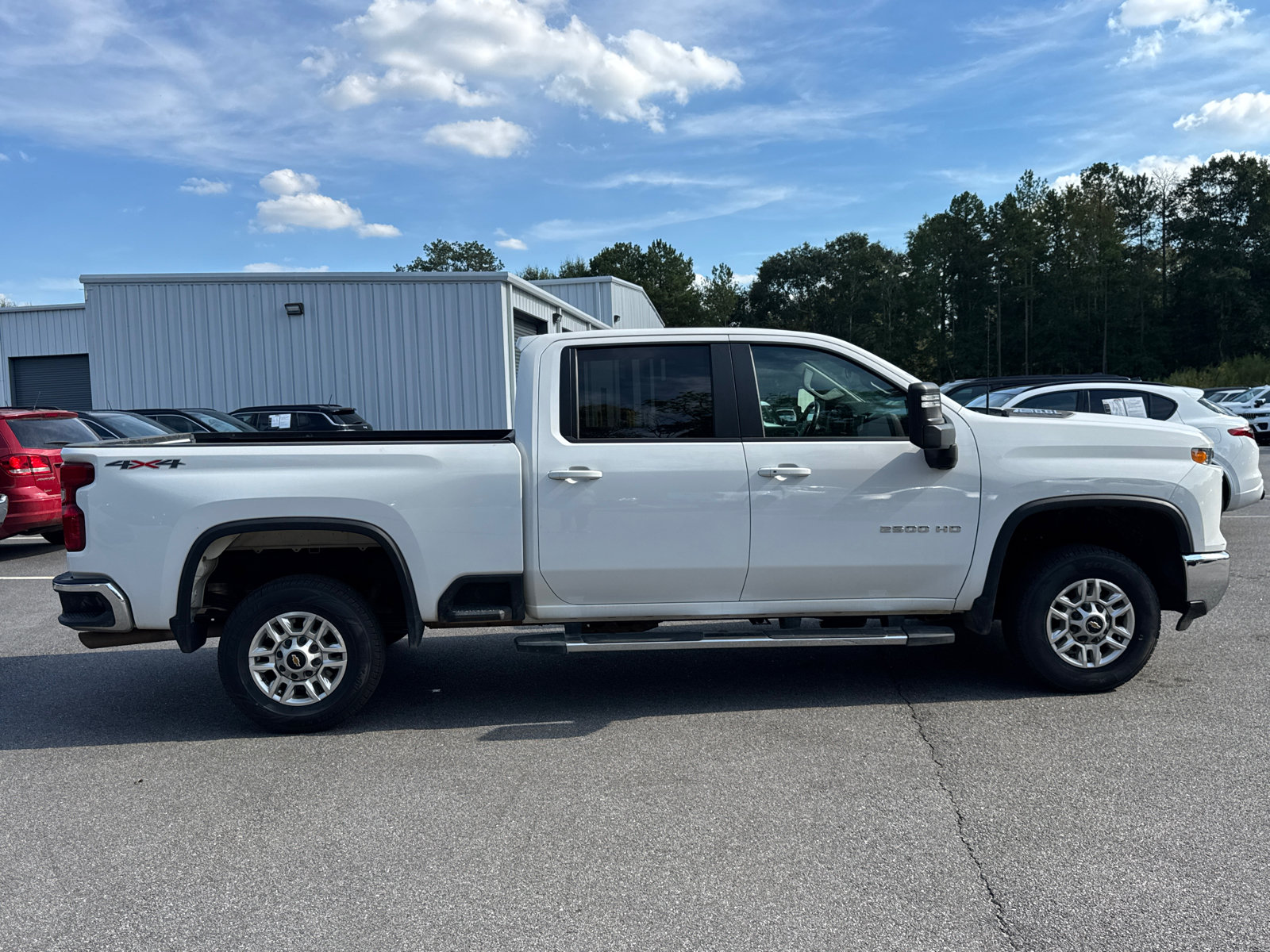 Used 2025 Chevrolet Silverado 2500 LT w/ Convenience Package AWD/4WD image 4