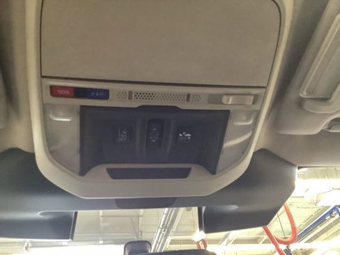 Used 2023 Subaru Forester Premium image 15