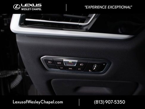 Used 2022 BMW X7 xDrive40i w/ M Sport Package AWD/4WD image 38