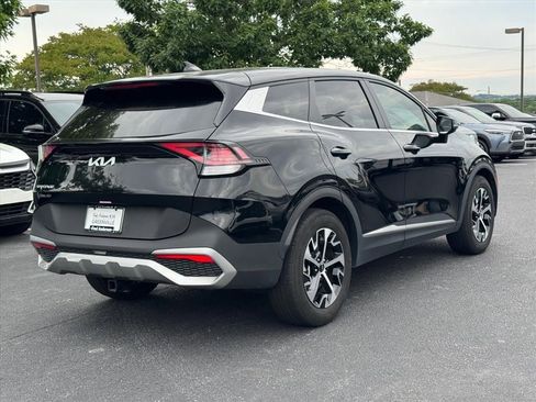 Used 2024 Kia Sportage EX FWD image 3