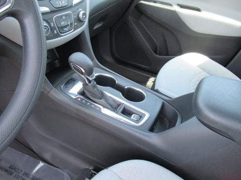Used 2024 Chevrolet Equinox LS w/ Driver Confidence II Package FWD image 15