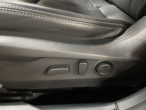 Used 2022 Subaru Outback Limited image 11