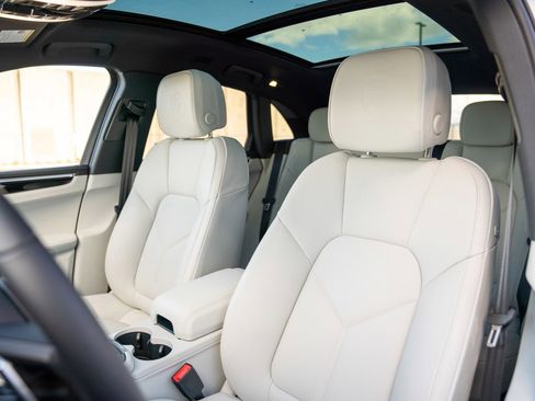 New 2026 Porsche Macan S image 5