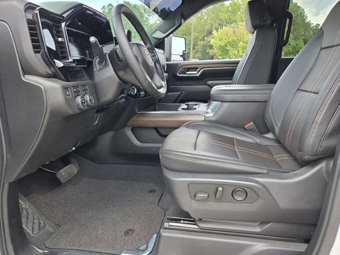 Used 2024 Chevrolet Silverado 2500 High Country w/ Z71 Off-Road Package AWD/4WD image 13