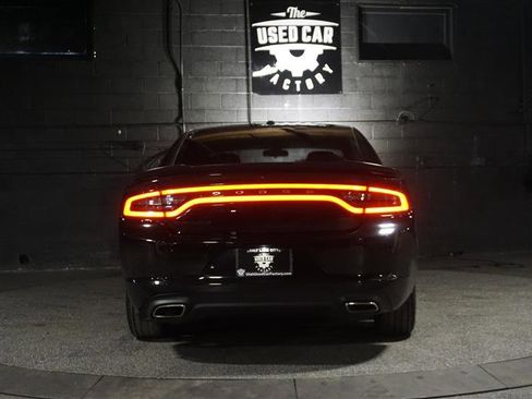 Used 2019 Dodge Charger SXT w/ Blacktop Package image 8