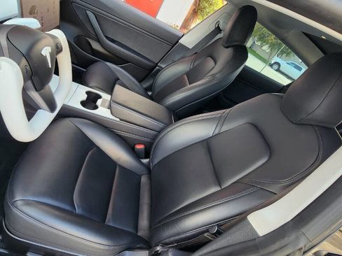 Used 2018 Tesla Model 3 Long Range image 17