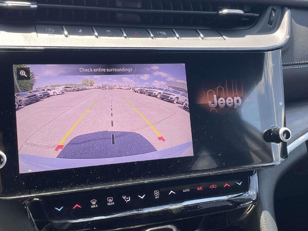 New 2027 Jeep Grand Cherokee Altitude AWD/4WD image 35