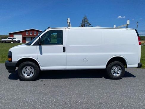 Used 2022 Chevrolet Express 2500 w/ Driver Convenience Package RWD image 2