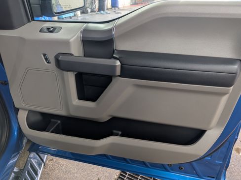 Used 2020 Ford F150 XLT w/ Equipment Group 302A Luxury AWD/4WD image 4