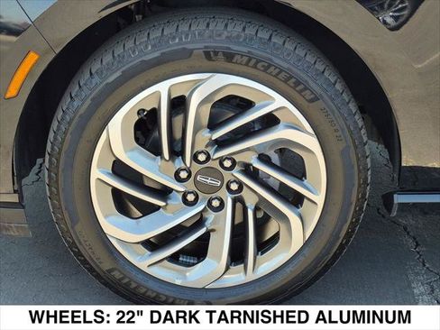 Certified 2025 Lincoln Navigator Reserve AWD/4WD image 9