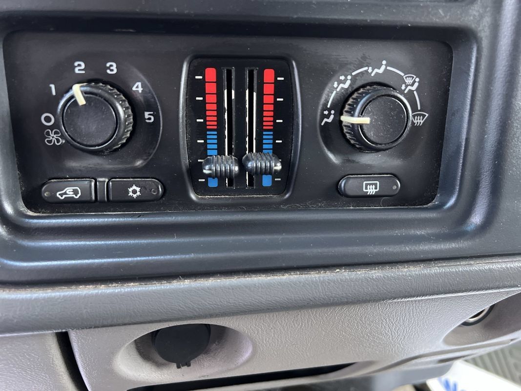 Used 2004 GMC Yukon SLE RWD image 20