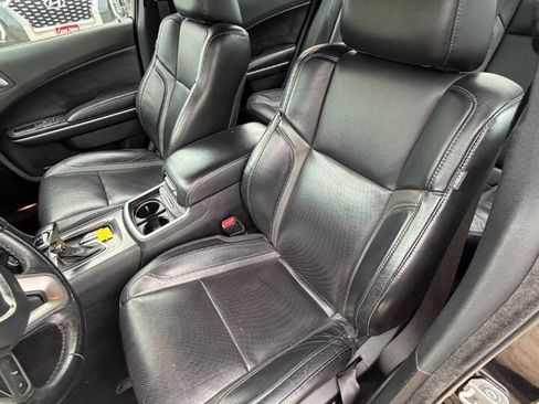 Used 2021 Dodge Charger SXT w/ Leather Interior Group RWD image 15