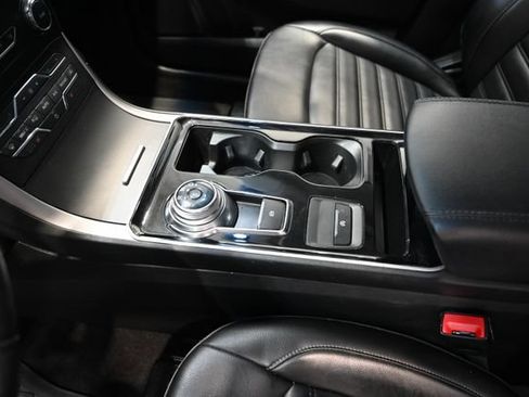 Used 2020 Ford Edge SEL w/ Convenience Package AWD/4WD image 17