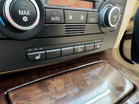 Used 2009 BMW 328i xDrive Sedan image 32