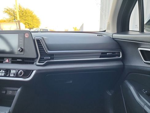 Used 2024 Kia Sportage LX image 32