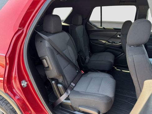Used 2023 Chevrolet Traverse LT FWD image 19