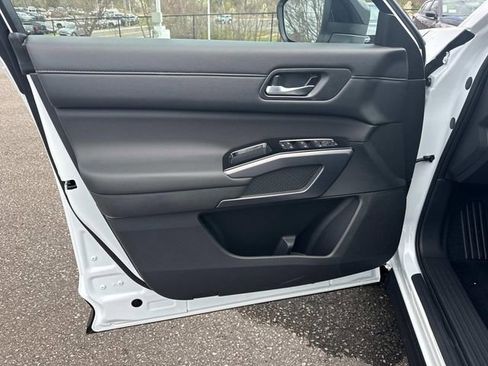 New 2026 Nissan Pathfinder SL image 21