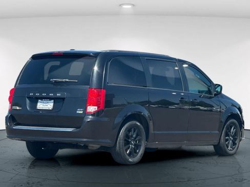 Used 2019 Dodge Grand Caravan GT FWD image 2