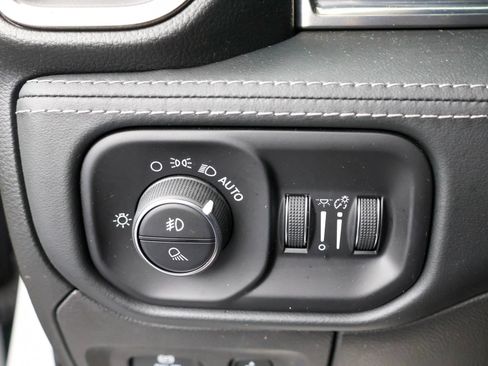 Used 2019 RAM 1500 Limited AWD/4WD image 18
