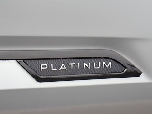 Used 2024 Toyota Tundra Platinum image 10