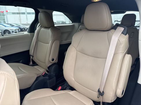 Certified 2024 Toyota Sienna XLE image 12