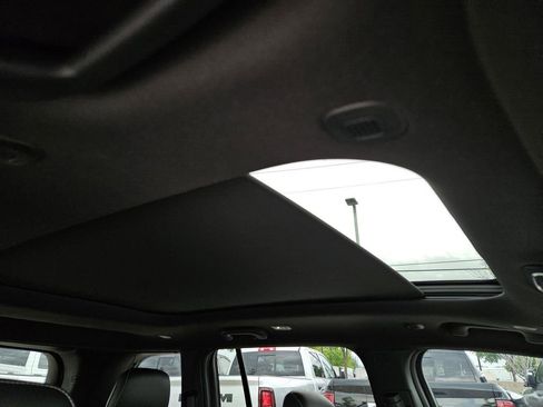 New 2026 Jeep Grand Cherokee Limited RWD image 8