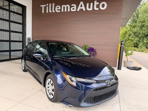 Used 2021 Toyota Corolla LE FWD image 1