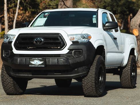 Used 2021 Toyota Tacoma SR image 6