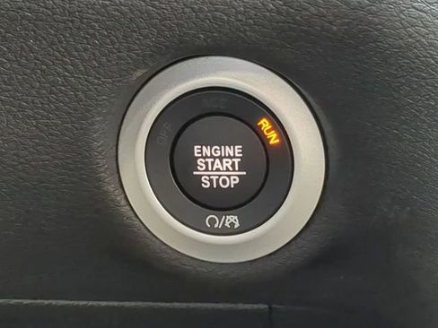 New 2026 Chrysler Pacifica Select image 35