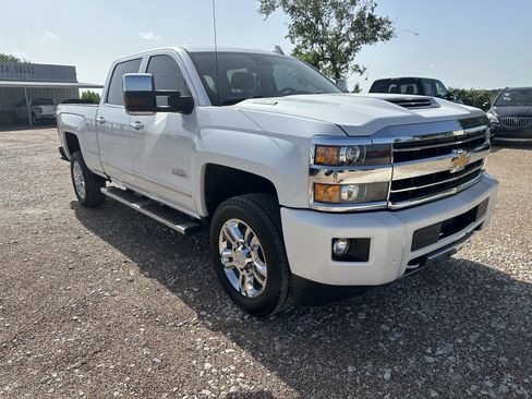 Used 2019 Chevrolet Silverado 2500 High Country w/ Duramax Plus Package AWD/4WD image 2