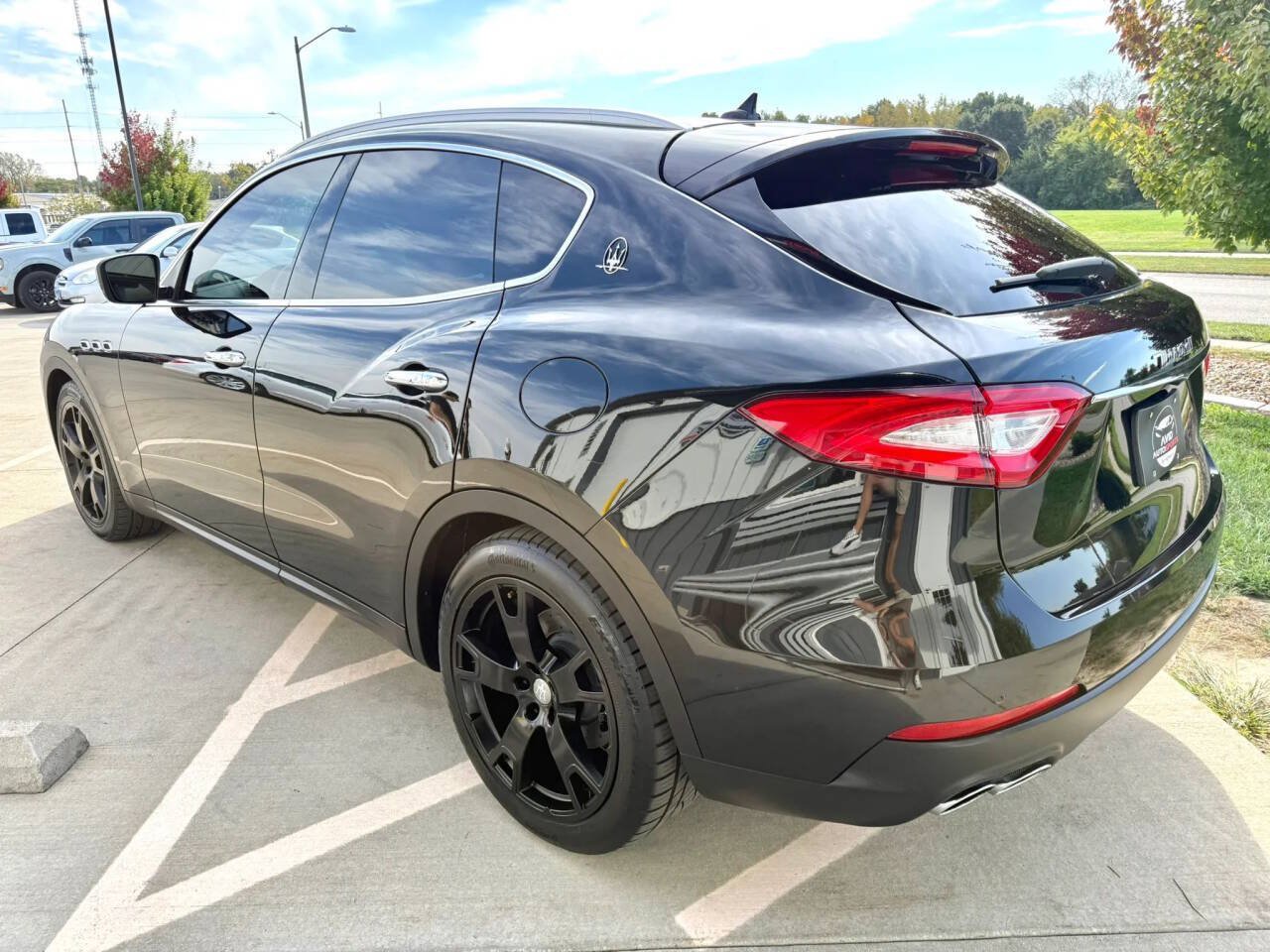 Used 2017 Maserati Levante S AWD/4WD image 6