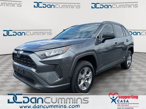 Used 2022 Toyota RAV4 LE AWD/4WD image 1