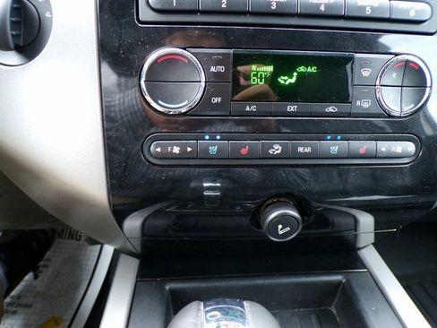 Used 2012 Ford Expedition Limited image 32